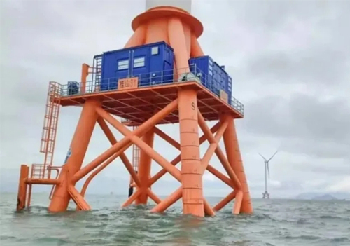 Le module central du premier projet de production d'hydrogène éolien offshore au monde dans le Guangdong a été hissé avec succès